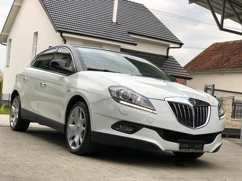 Lancia Delta 1.9 jtd twin turbo