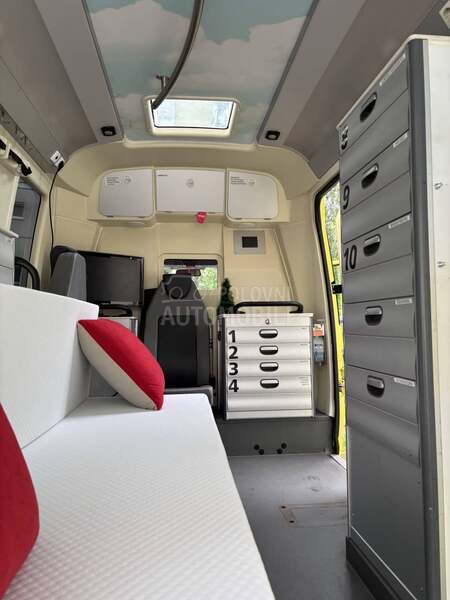 Volkswagen Transporter T5 2.5 TDI