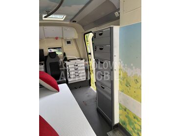 Volkswagen Transporter T5 2.5 TDI