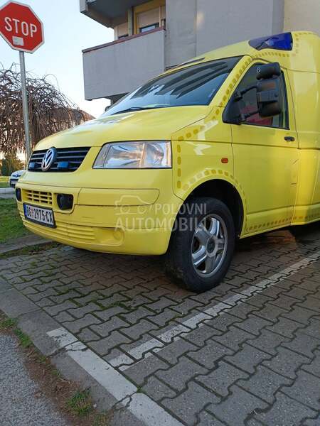 Volkswagen Transporter T5 2.5 TDI
