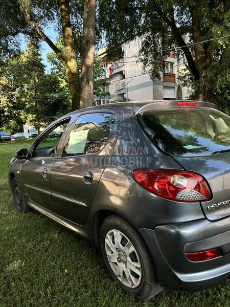 Peugeot 206 plus 