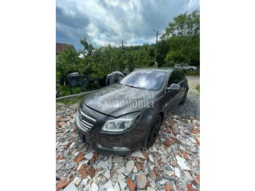 Opel Insignia 2.0cdt 2011. god. -  kompletan auto u delovima