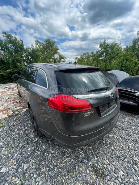 Opel Insignia 2.0cdt 2011. god. -  kompletan auto u delovima
