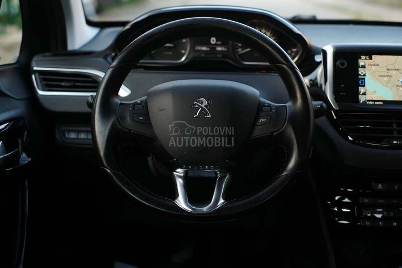 Peugeot 208 1.6 E-HDi Allure