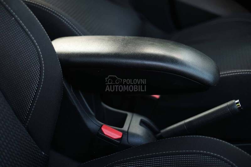 Peugeot 208 1.6 E-HDi Allure