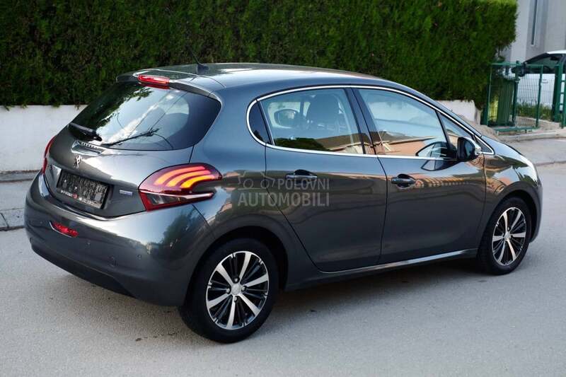 Peugeot 208 1.6 E-HDi Allure