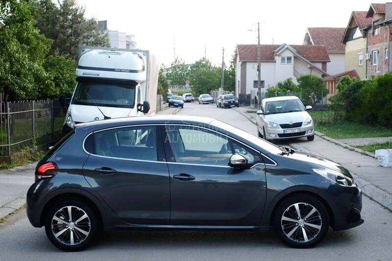 Peugeot 208 1.6 E-HDi Allure
