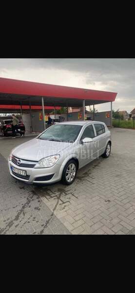 Opel Astra H 