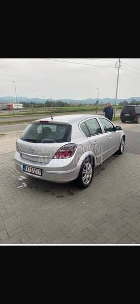 Opel Astra H 