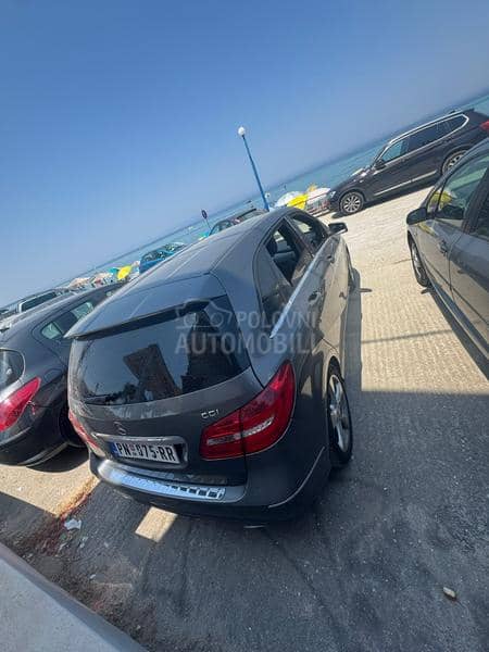 Mercedes Benz B 180 