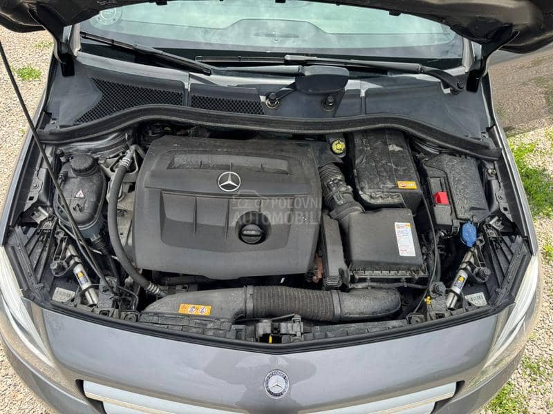 Mercedes Benz B 180 