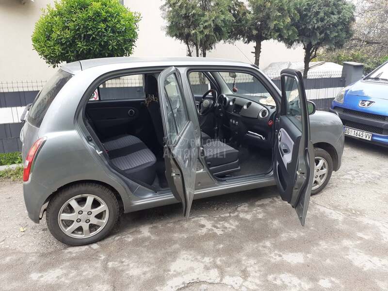 Daihatsu Trevis 1.0
