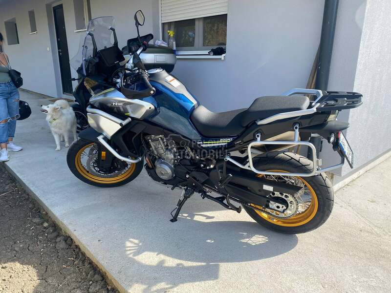 CFMOTO 800MT
