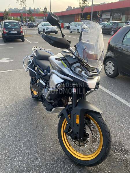 CFMOTO 800MT