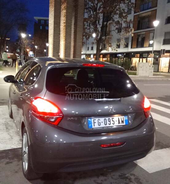 Peugeot 208 1.5HDI
