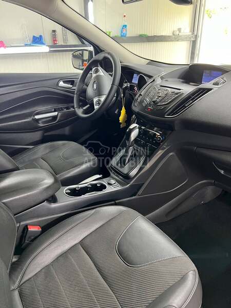 Ford Kuga 4x4 CH