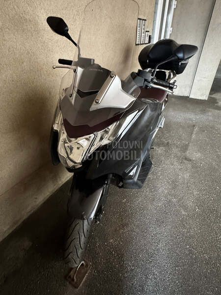Honda Integra NC700D