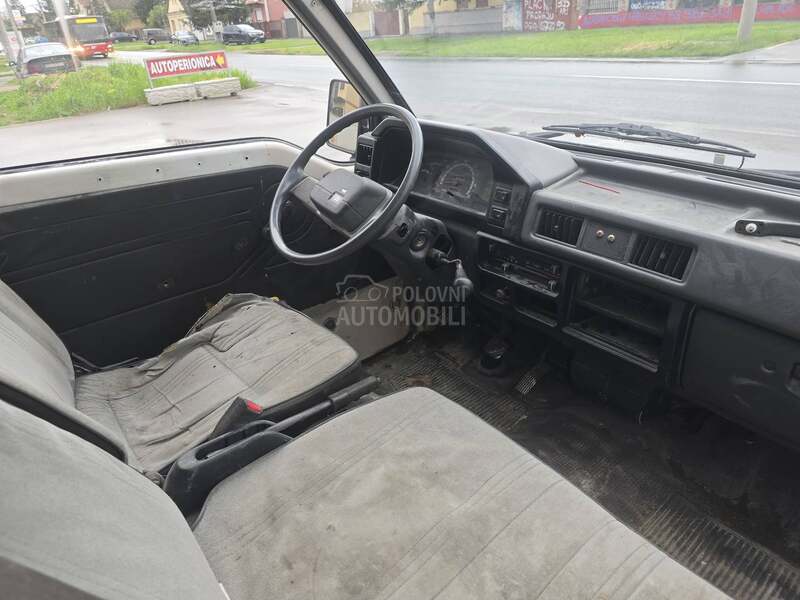 Mitsubishi L 300 2.5