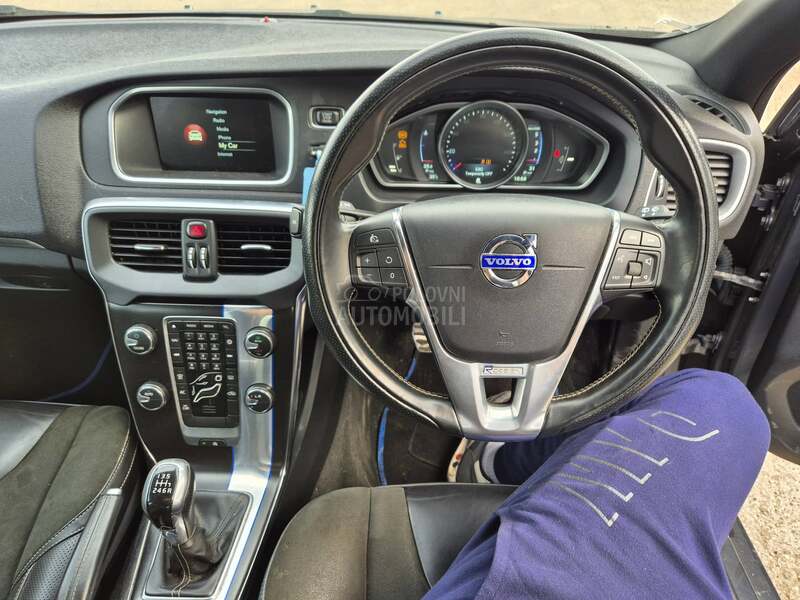 Volvo V40 d4