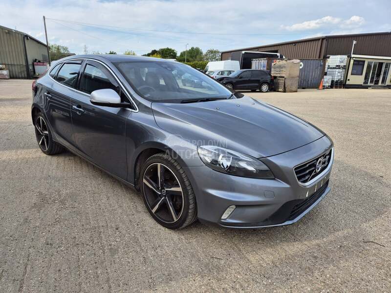 Volvo V40 d4