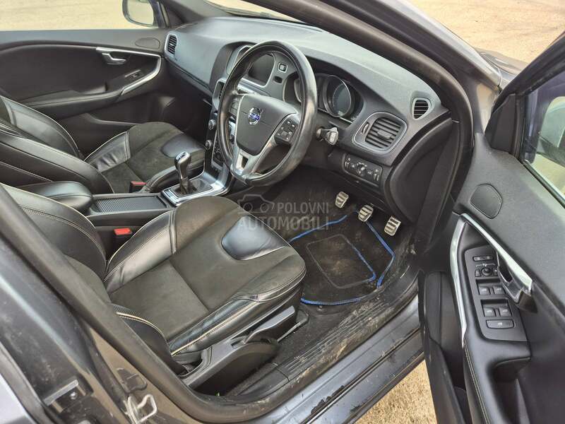 Volvo V40 d4