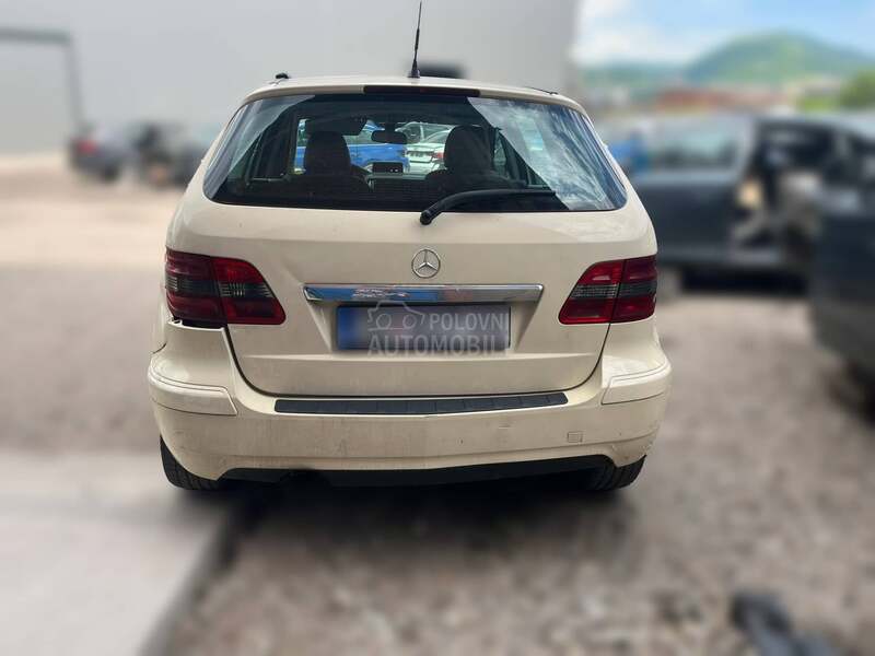 Mercedes Benz B 200 640940 2008. god. -  kompletan auto u delovima