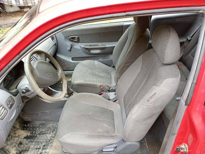 Hyundai Accent -  kompletan auto u delovima