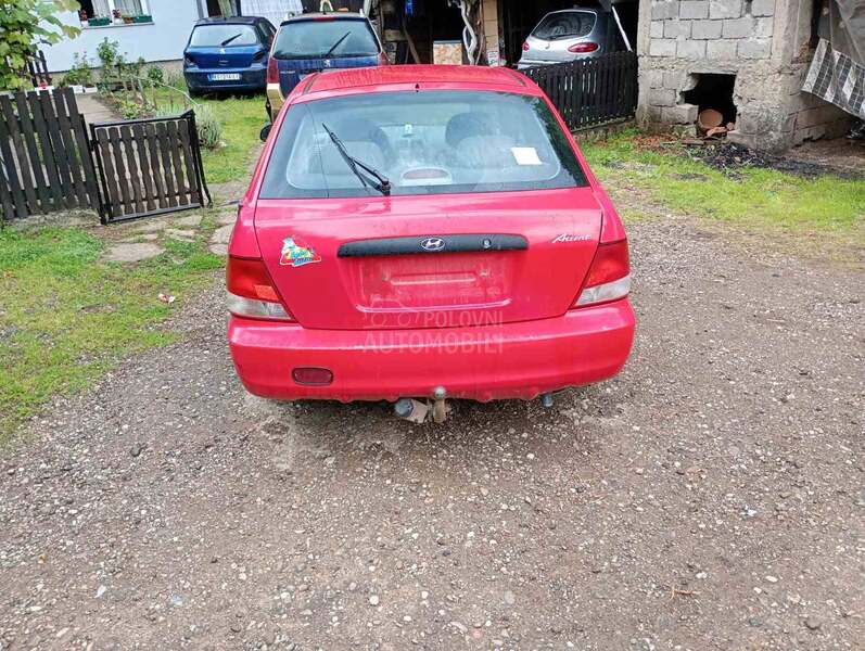 Hyundai Accent -  kompletan auto u delovima