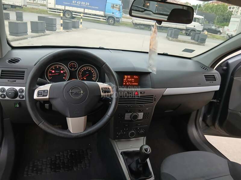 Opel Astra H 