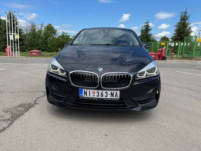BMW 218 