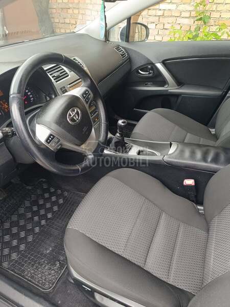 Toyota Avensis 