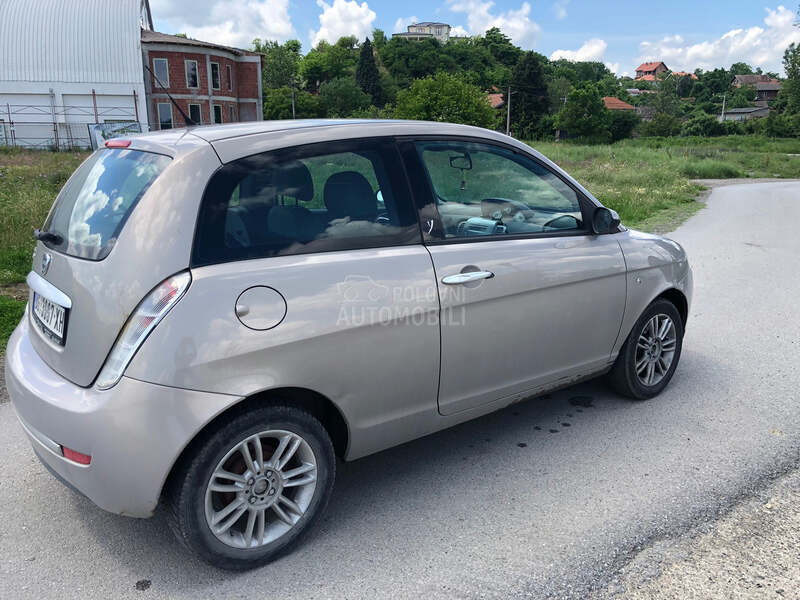 Lancia Ypsilon 1.2 8v clasic