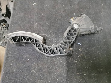 pedala kvačila. c5/4b za Audi A6 od 1997. do 2004. god.