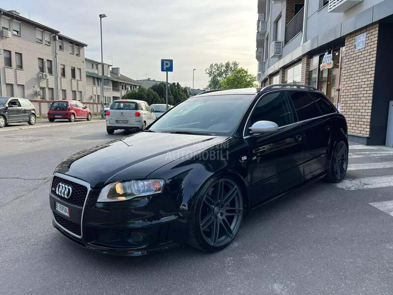 Audi RS4 