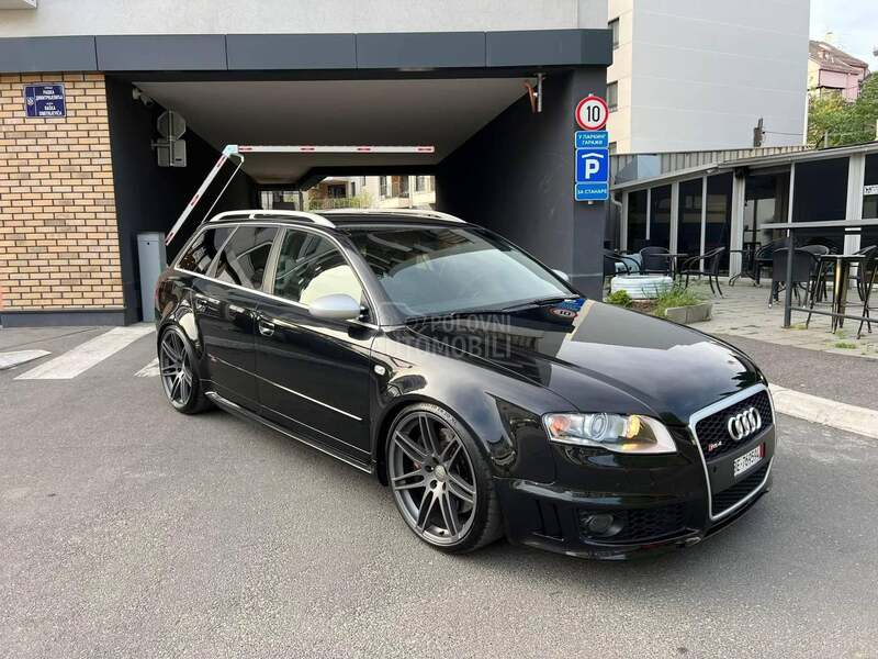 Audi RS4 