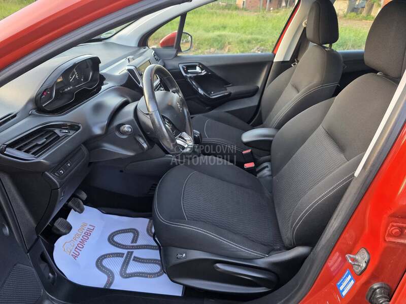 Peugeot 208 1.2