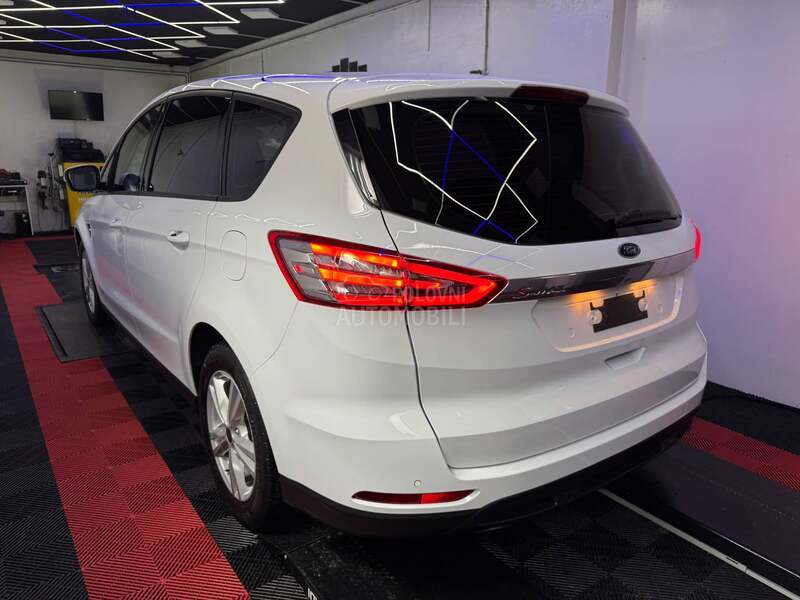 Ford S-Max S A L O N