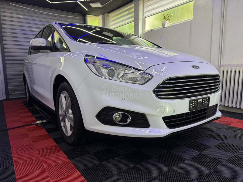 Ford S-Max S A L O N