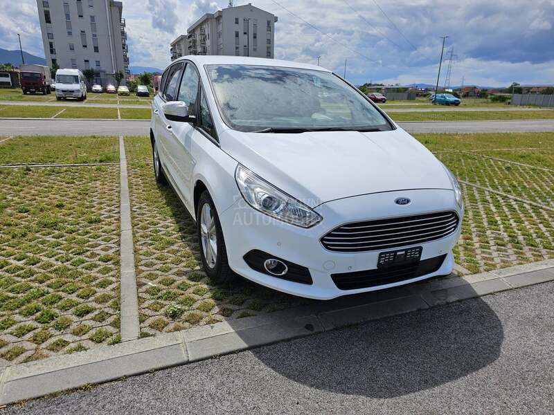 Ford S-Max S A L O N