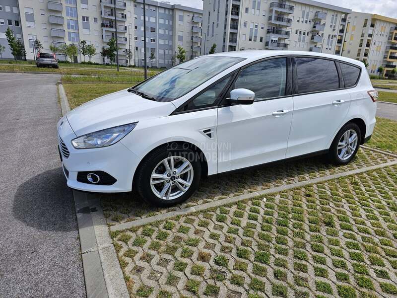 Ford S-Max S A L O N