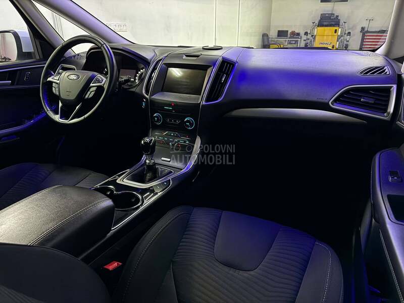 Ford S-Max S A L O N