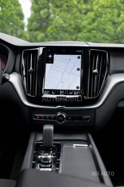 Volvo XC60 B4/MHEV/PILOT ASSIST