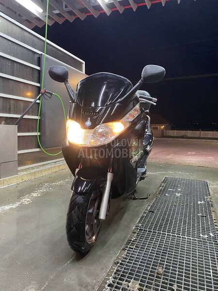 Piaggio x8