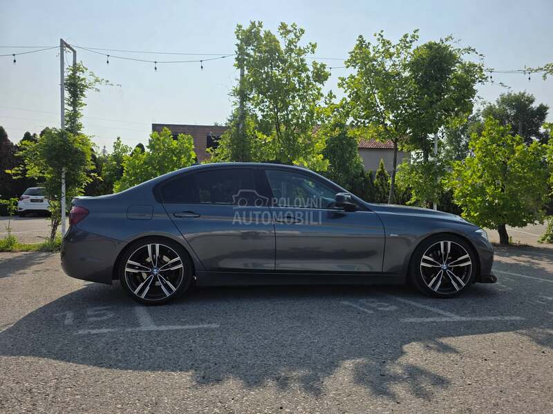 BMW 318 Sport paket AT8