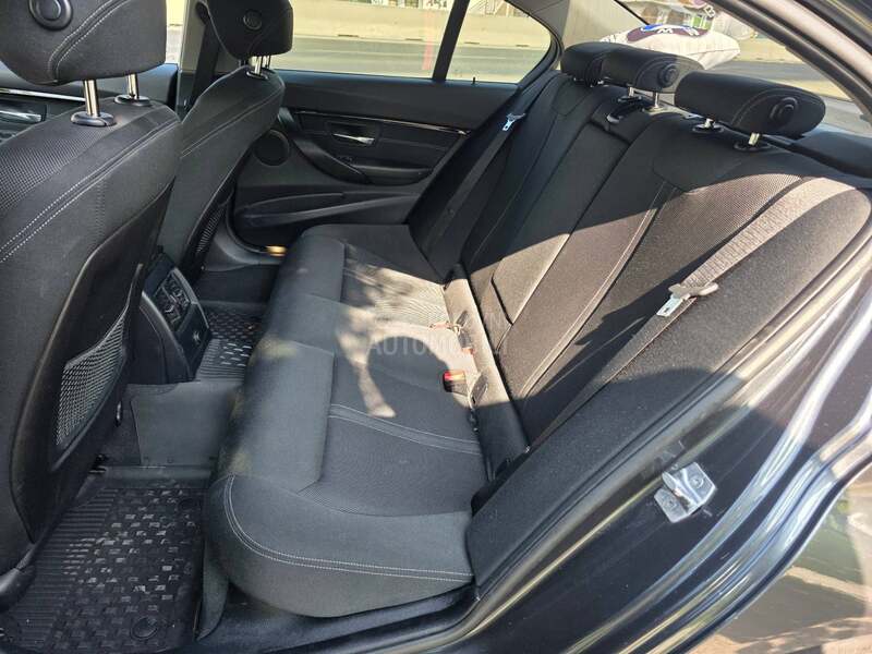 BMW 318 Sport paket AT8