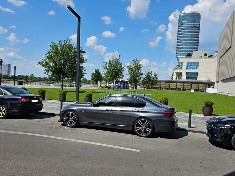 BMW 318 Sport paket AT8
