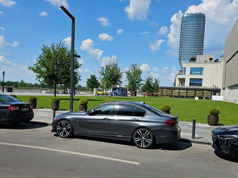 BMW 318 Sport paket AT8