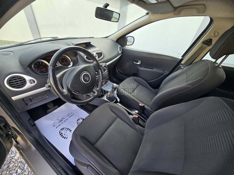 Renault Clio 1.2 8v