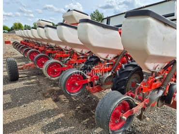 Kuhn PLANTER3M 12 redova