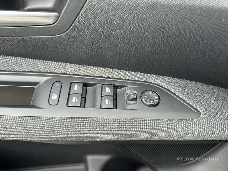 Peugeot 3008 Active business 1.2